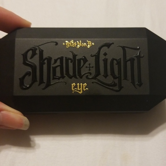 Kat Von D Shade+Light quad palette in Rust - Picture 2 of 3